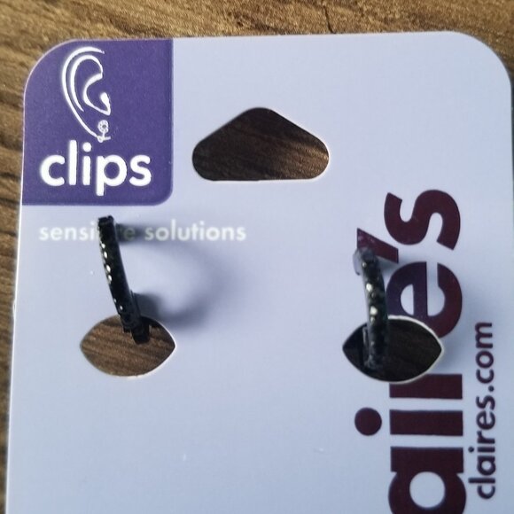 Claire's Clip-on Black Small Hoops Earrings - Picture 4 of 6